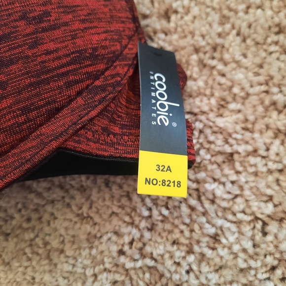 NWT Coobie 32 A Bra..  Padded Underwire, removable straps. - Picture 2 of 4